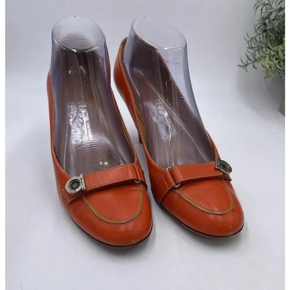 SALVATORE FERRAGAMO Orange Leather Gancini Pumps Button Metal Sz 7.5B/38‎